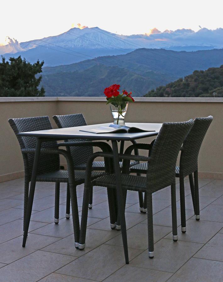 Sike Holiday Home Taormina Exterior photo